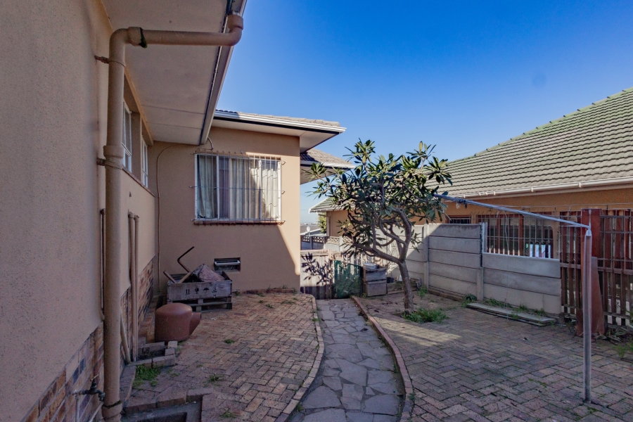 4 Bedroom Property for Sale in Avondale Western Cape